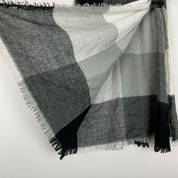 Charlotte Daniel Buffalo Plaid Black White Blanket Scarf 56x 56” NWT - Picture 4 of 5